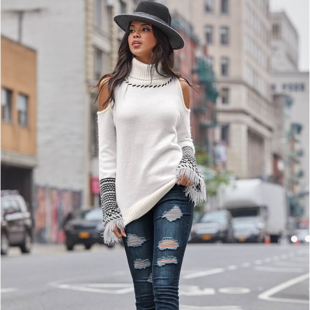 VENUS Cold Shoulder Turtleneck Sweater NWOT